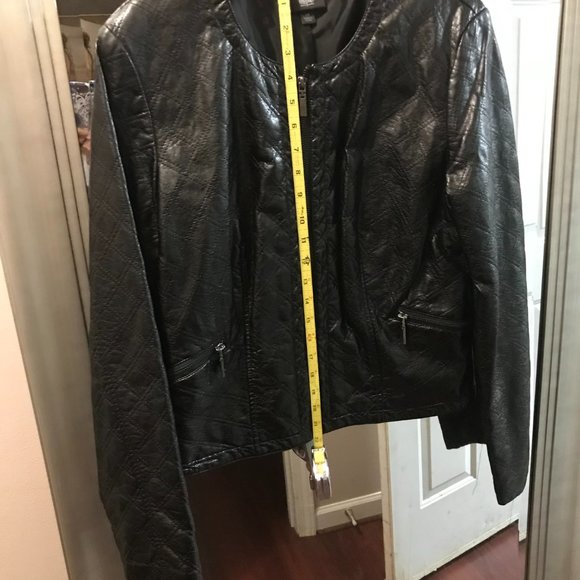 CUTE FAUX BLACK LEATHER JACKET SIZE JUNIORS LARGE - Picture 7 of 7